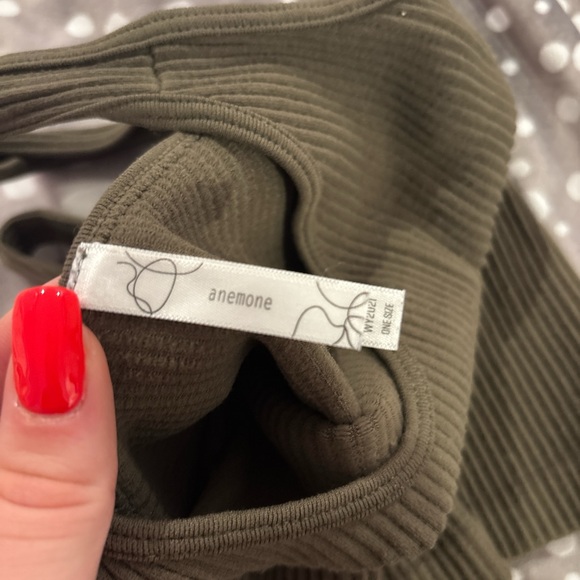 Anemone Green Ribbed Crop Tank Top - Picture 2 of 2